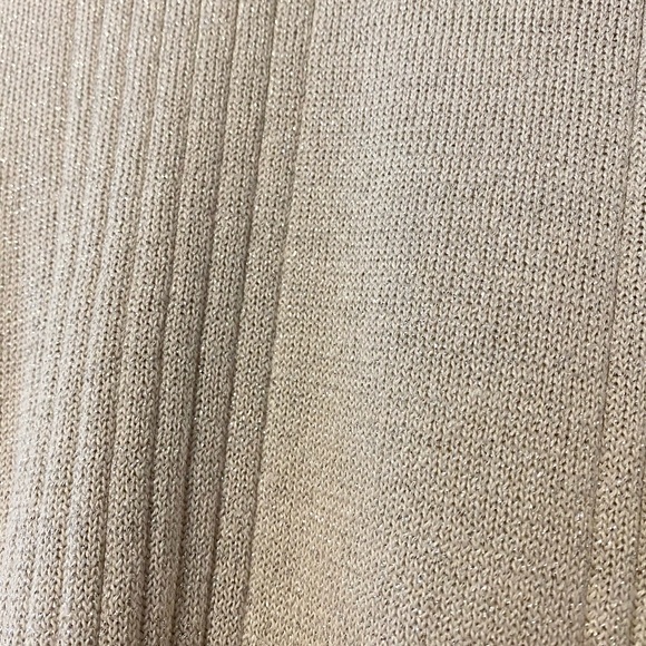 Anna Gray sweater 🖤 - Picture 3 of 3